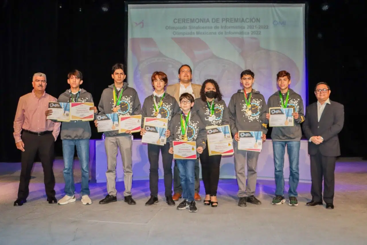 Premia Confíe a ganadores de la Olimpiada de Informática Estatal y Nacional