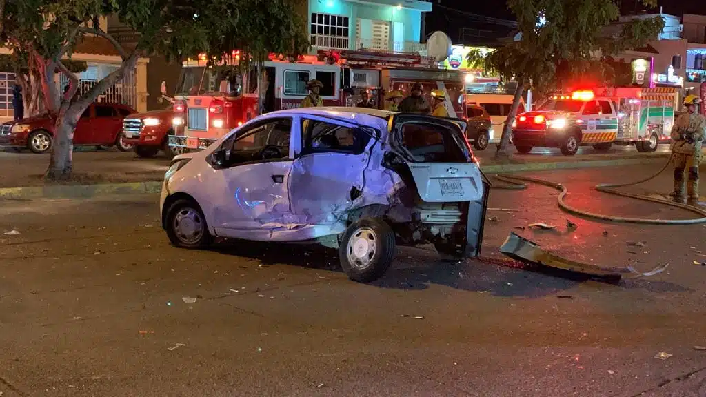 Choque en fraccionamiento Alameda en Mazatlán