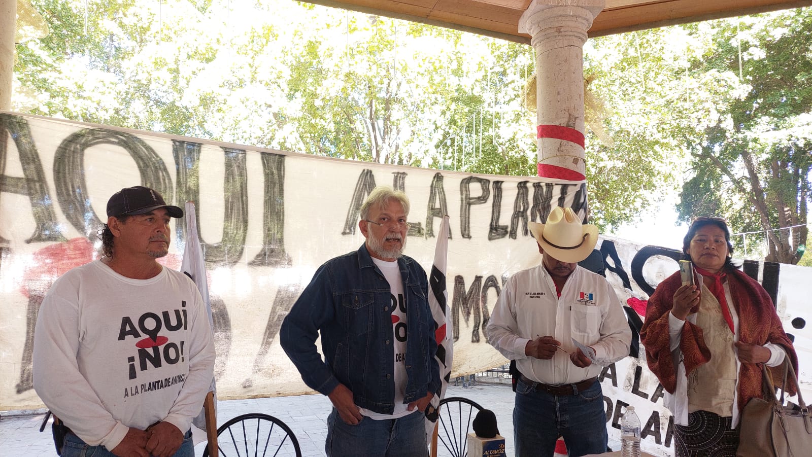 Activistas planta GPO
