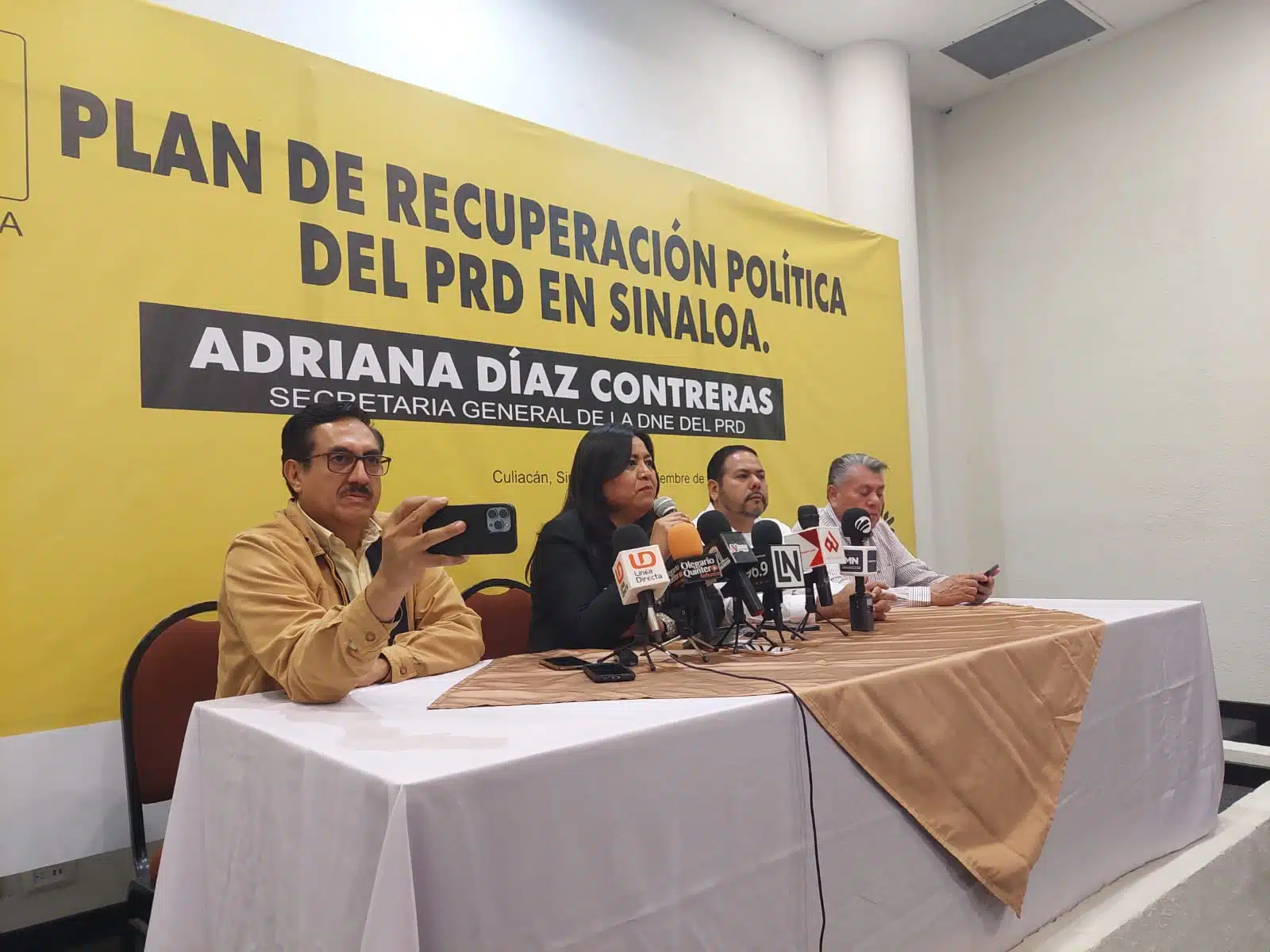 Adriana Díaz Contreras PRD (2)