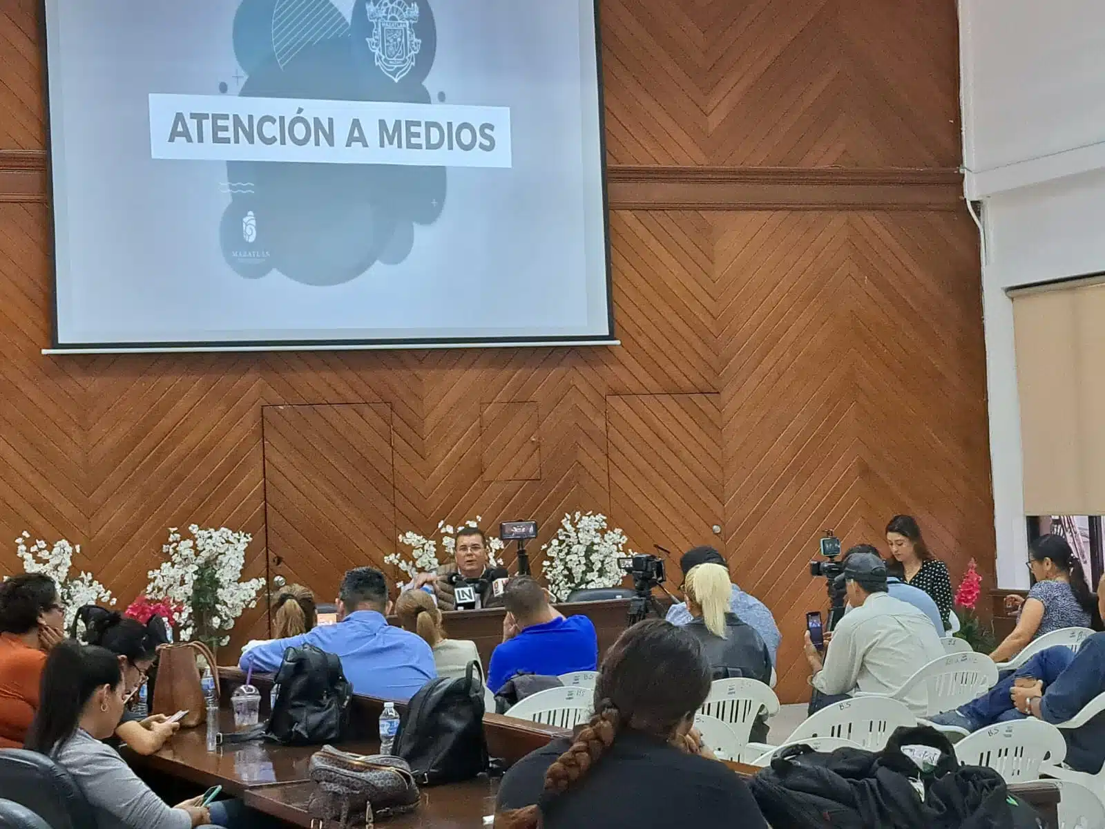 Alcalde de Mazatlán revela que Fiscalía llama a cuentas a exfuncionarios