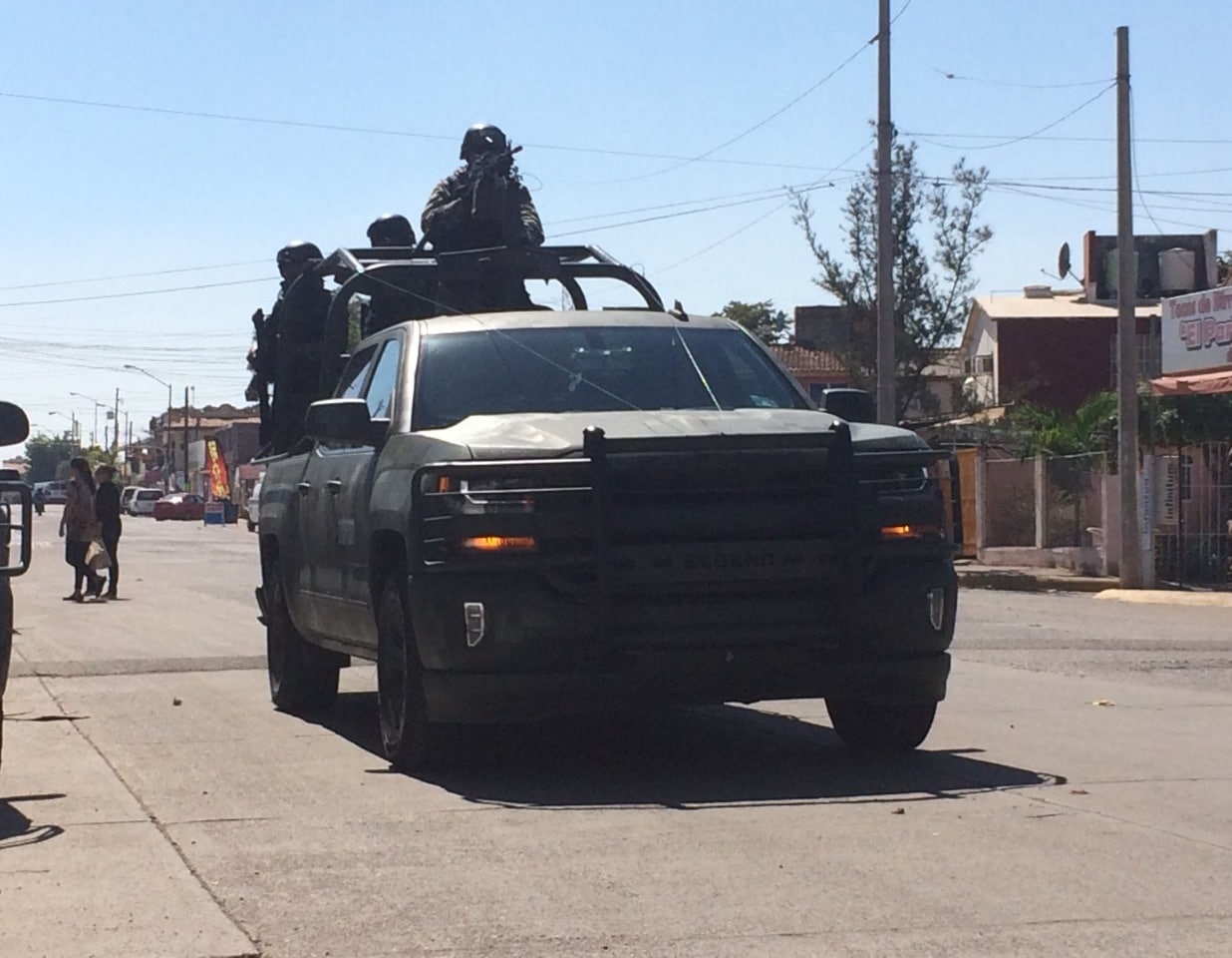 Birria Mitsubishi 2023 armados despojo camioneta Culiacán