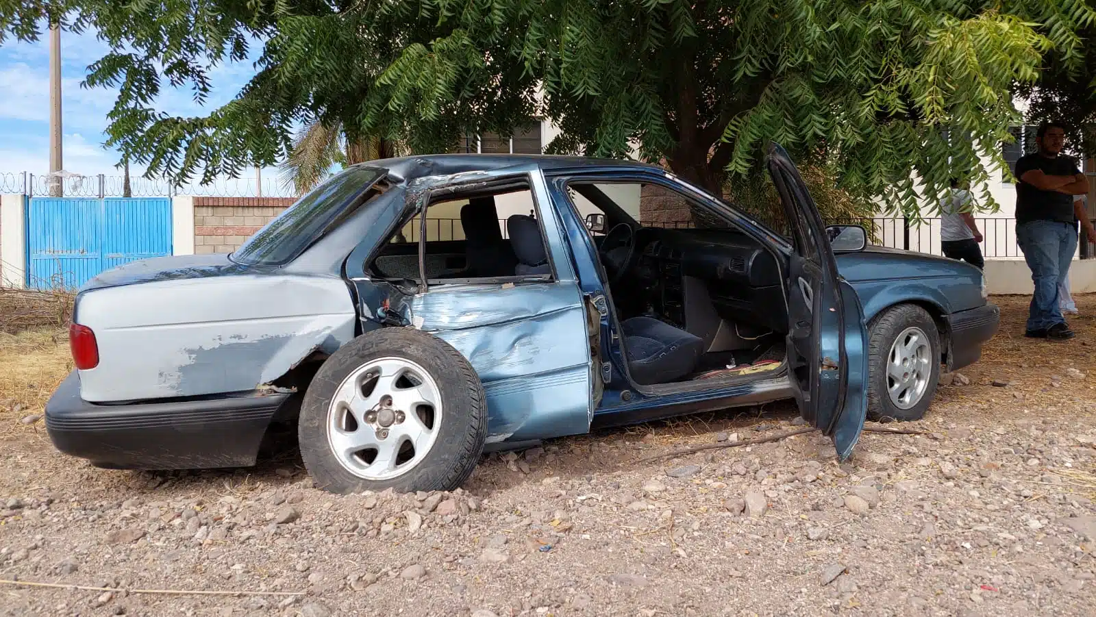 Choque contra árbol en Guamúchil