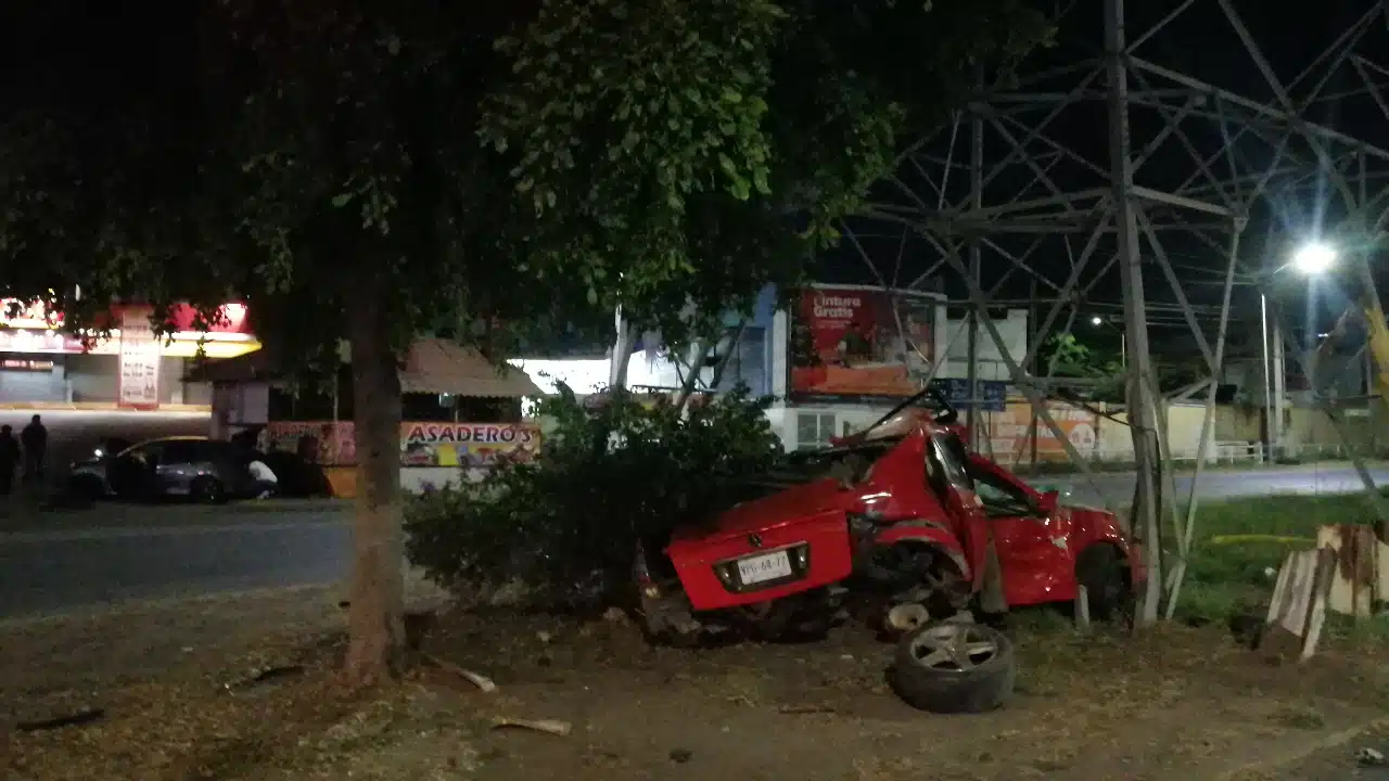Carambola accidente Culiacán torre CFE