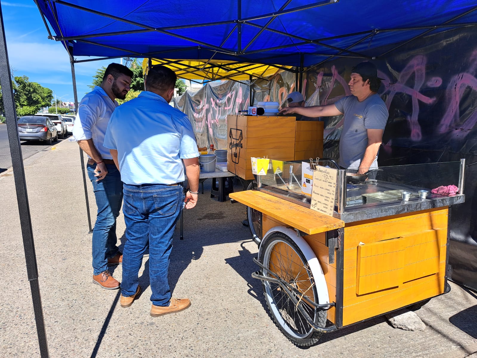 Ya los probaste? En Mazatlán hay una nueva opción para desayunar en carreta  y no son mariscos | Línea Directa