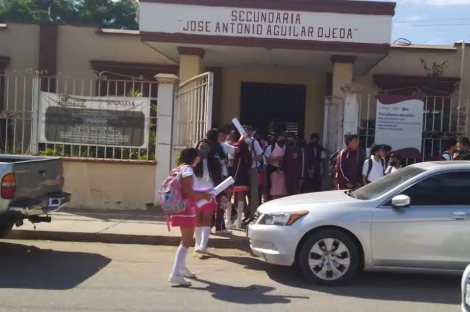 Con el manual de convivencia, secundaria de Tamazula debe resolver “batallas campales”