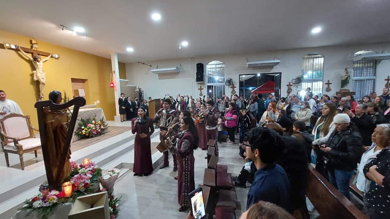 Con mariachi celebran a Santa Cecilia