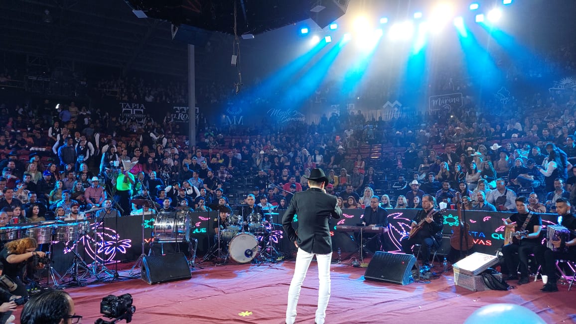 Video ¡Un concierto de primera! Pancho Barraza conquista el Palenque