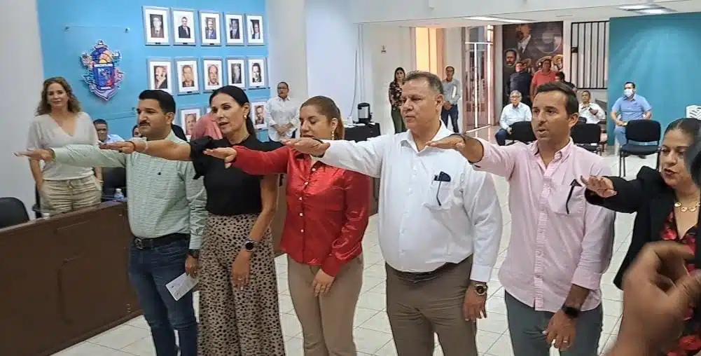 Conforman Comité de Adquisiciones en Mazatlán