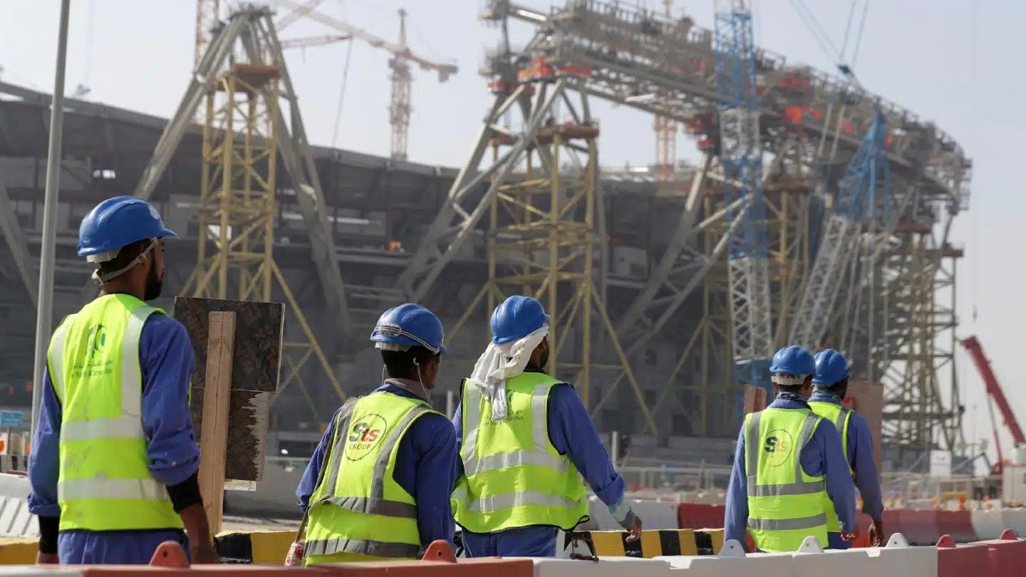 Cuántos muertos dejó la construcción de los estadios para el Mundial de Qatar 2022