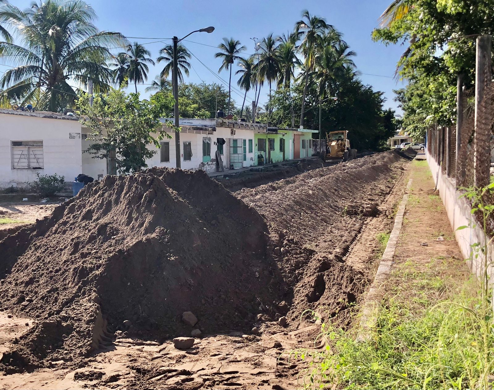 Dan banderazo para pavimentación de calle en Teacapán en Escuinapa (4)