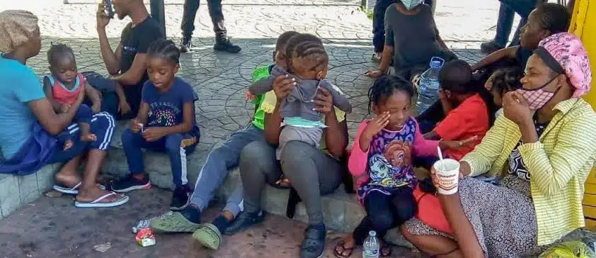 Denuncian expulsión de mil 800 niños haitianos refugiados en República Dominicana