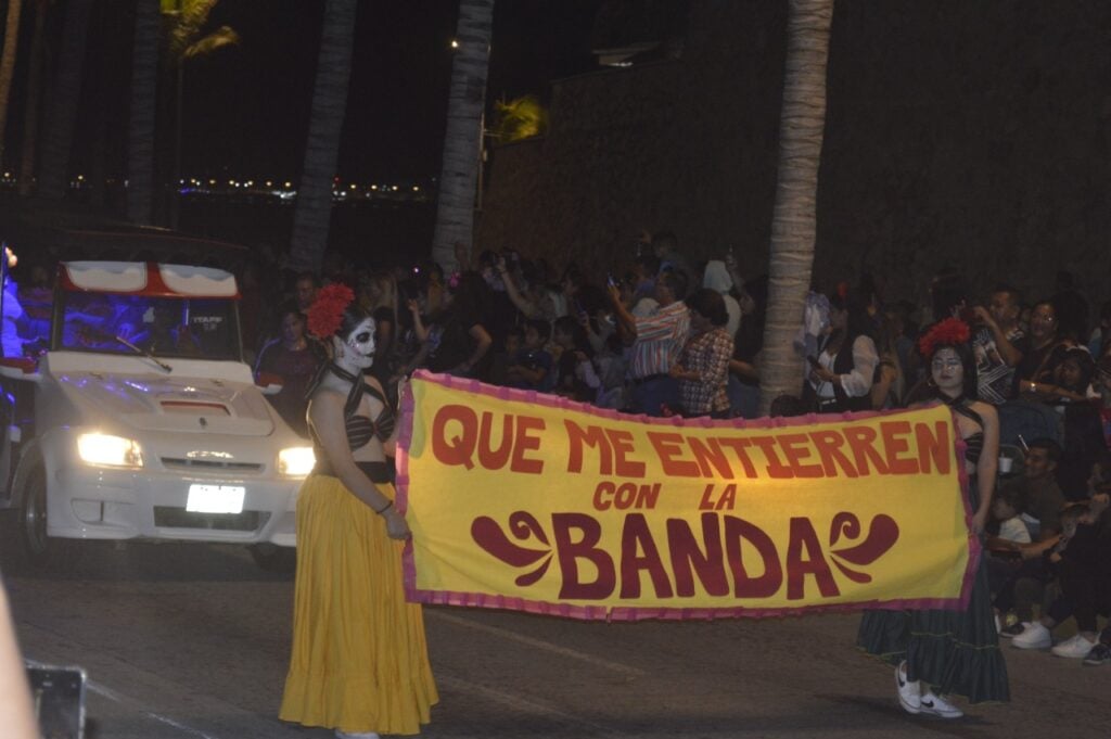 Día de Muertos, Desfile Mazatlán