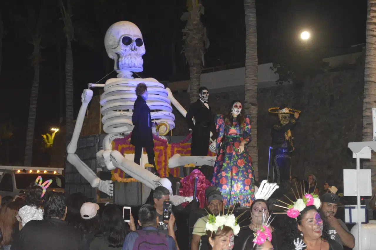 Día de Muertos, Desfile Mazatlán