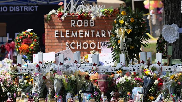 Edificarán nueva escuela en Uvalde tras masacre registrada en mayo