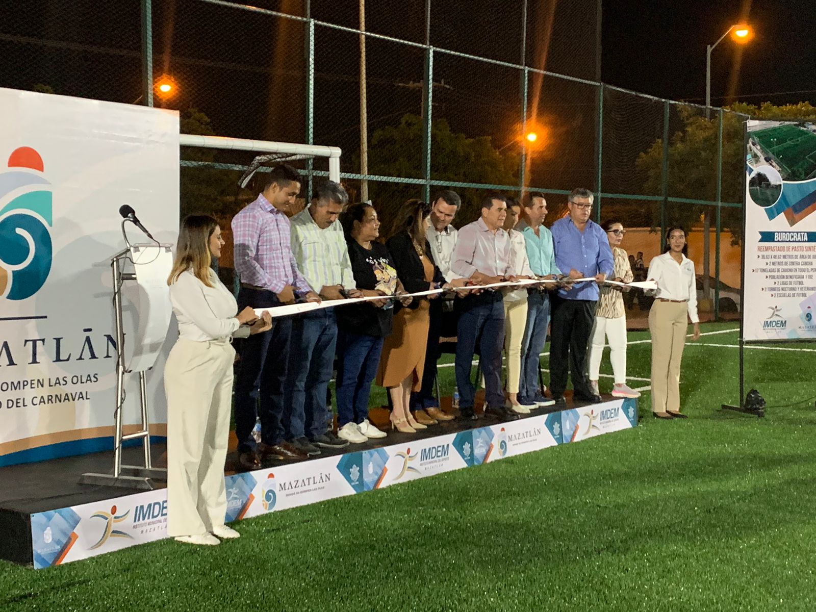 El futbol ha regresado a la cancha de futbol siete Esmeralda