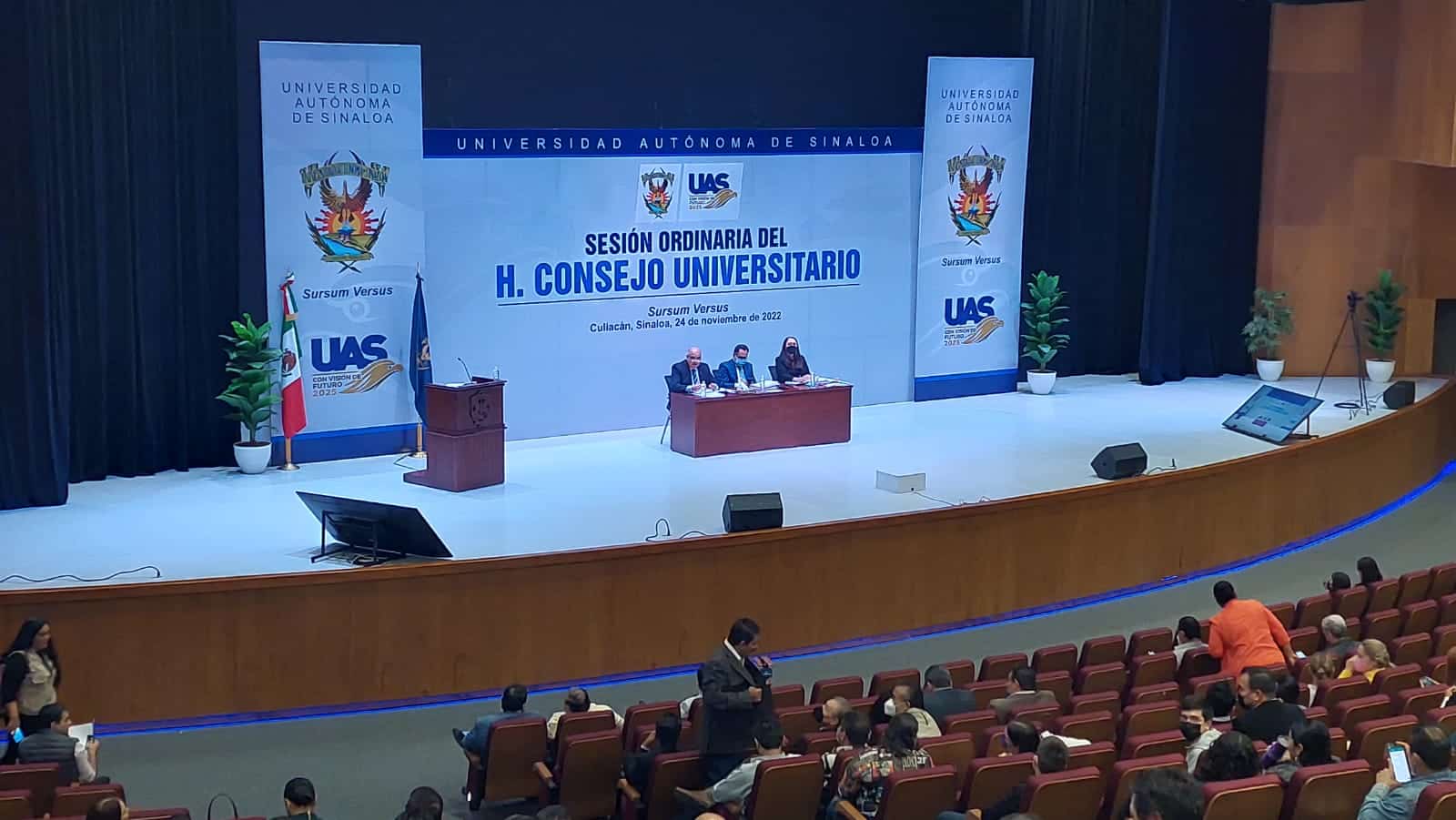 El rector de la UAS, Jesús Madueña no acudirá a la marcha de AMLO