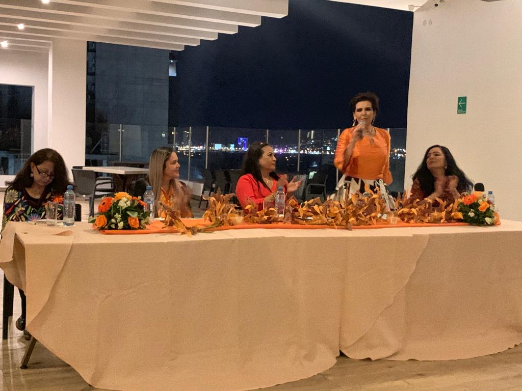 Empresarias unen sus voces por la paz de las mujeres