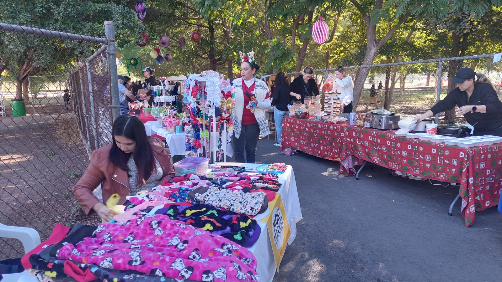Expo Bazar Navideño Champagnat (1)
