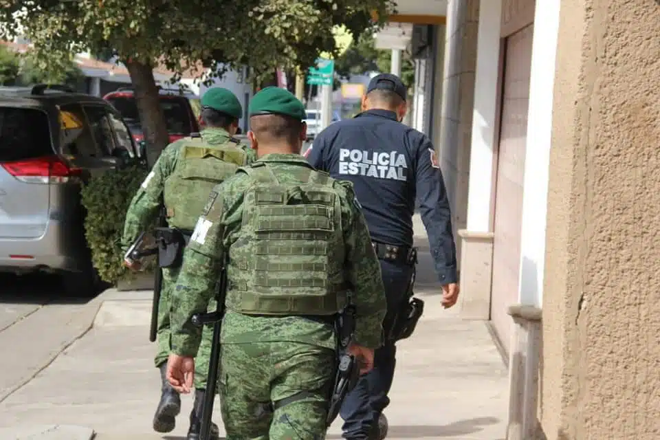 FGR vincular a proceso y condena a dos detenidos con cocaína y heroína