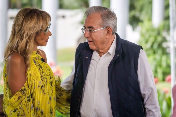 Gobernador Rocha Moya y Adela Micha