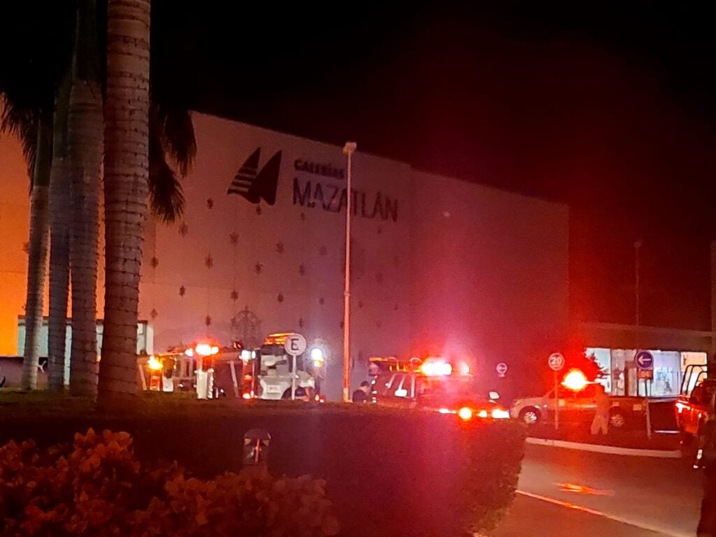 Incendio Galerías Mazatlán