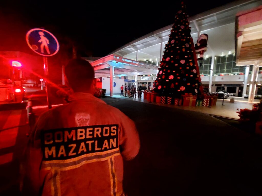 Incendio Galerías Mazatlán