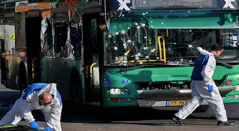 ¡Terror! 1 muerto y decenas de heridos deja saldo explosión en parada de camión de Jesuralén