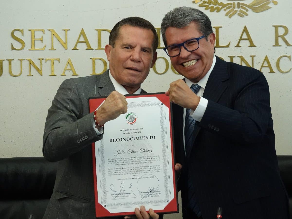 ¡Bien merecido! Senado de la República reconoce trayectoria del boxeador sinaloense, Julio César Chávez 