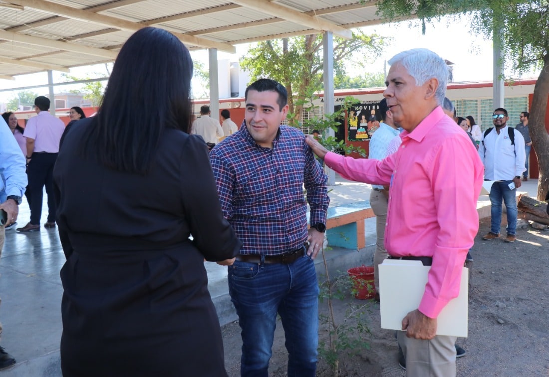 Jumapam rehabilita líneas de agua potable y drenaje en primaria