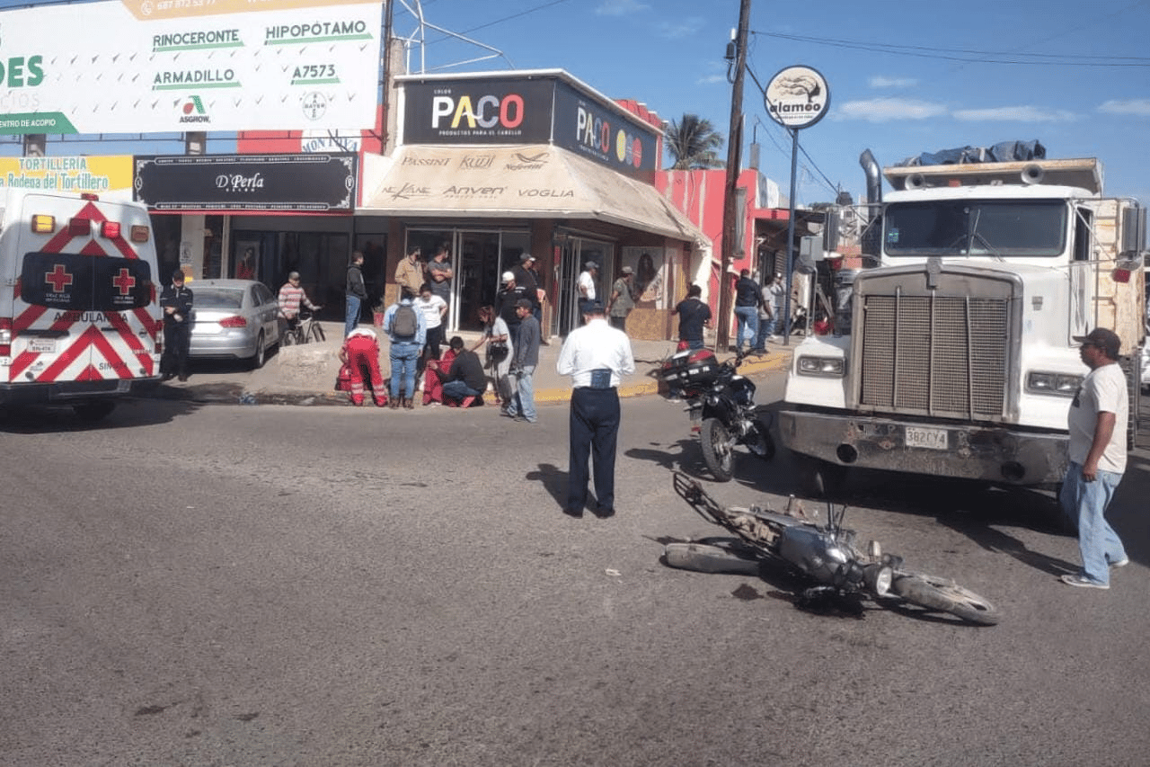 Lían Renata tiene 4 años; es la niña lesionada junto a su mamá al arrollarlas camión de volteo en Guasave (2)