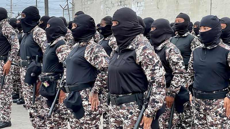 Mandatario ecuatorino declara toque de queda tras enfrentamientos con el narco