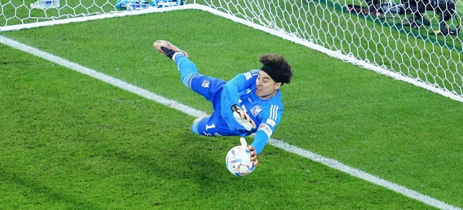 Memo Ochoa, el nuevo héroe nacional; ¡hasta canción tiene ya!