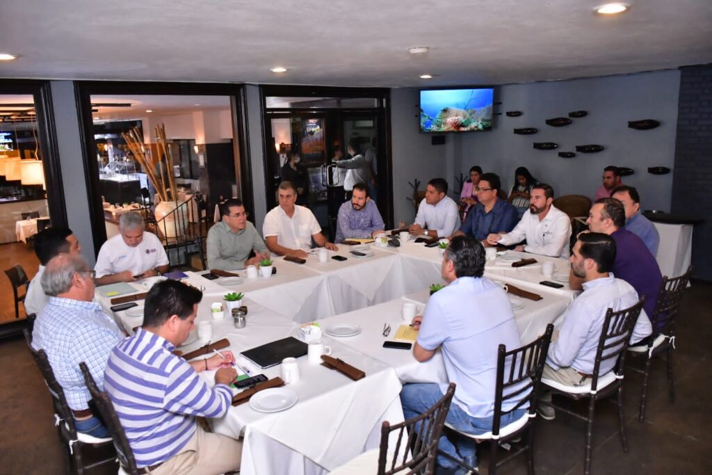 Municipio y líderes camarales van por un plan integral de movilidad en Mazatlán