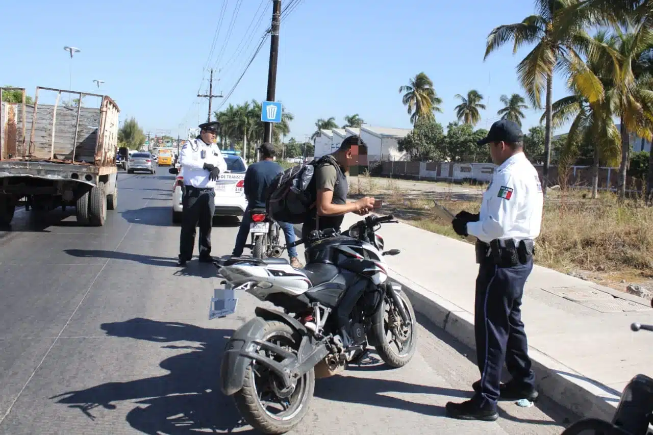 Operativo motocicletas en Mazatlán