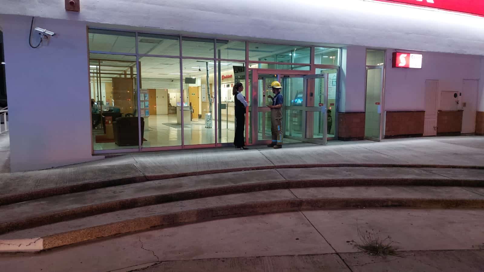 Pan quemado activa alarma contra incendios de banco en Mazatlán 2