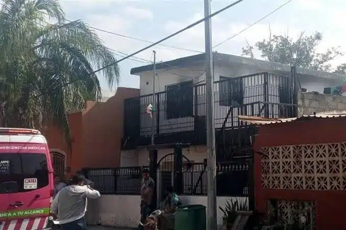 Policías de Guadalupe salvan a dos menores de un incendio