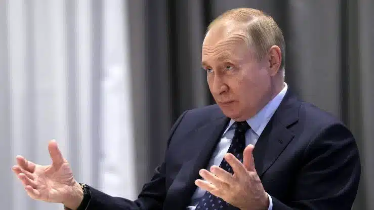 Putin quiere quitar la ciudadanía rusa a quienes lo critican