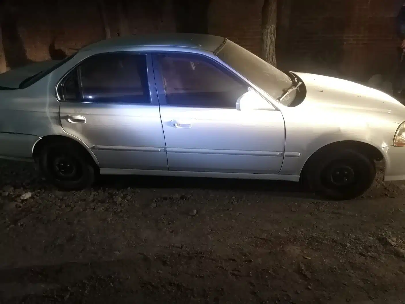 Recupera la PEP auto robado; lo abandonaron en calles de Culiacán