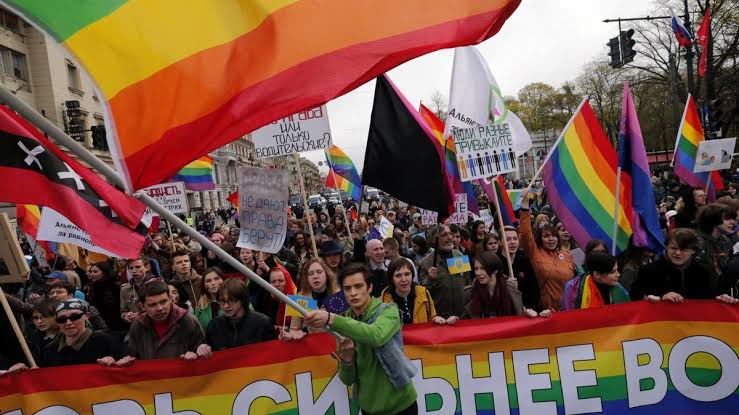 Rusia endurece castigos contra comunidad LGBT