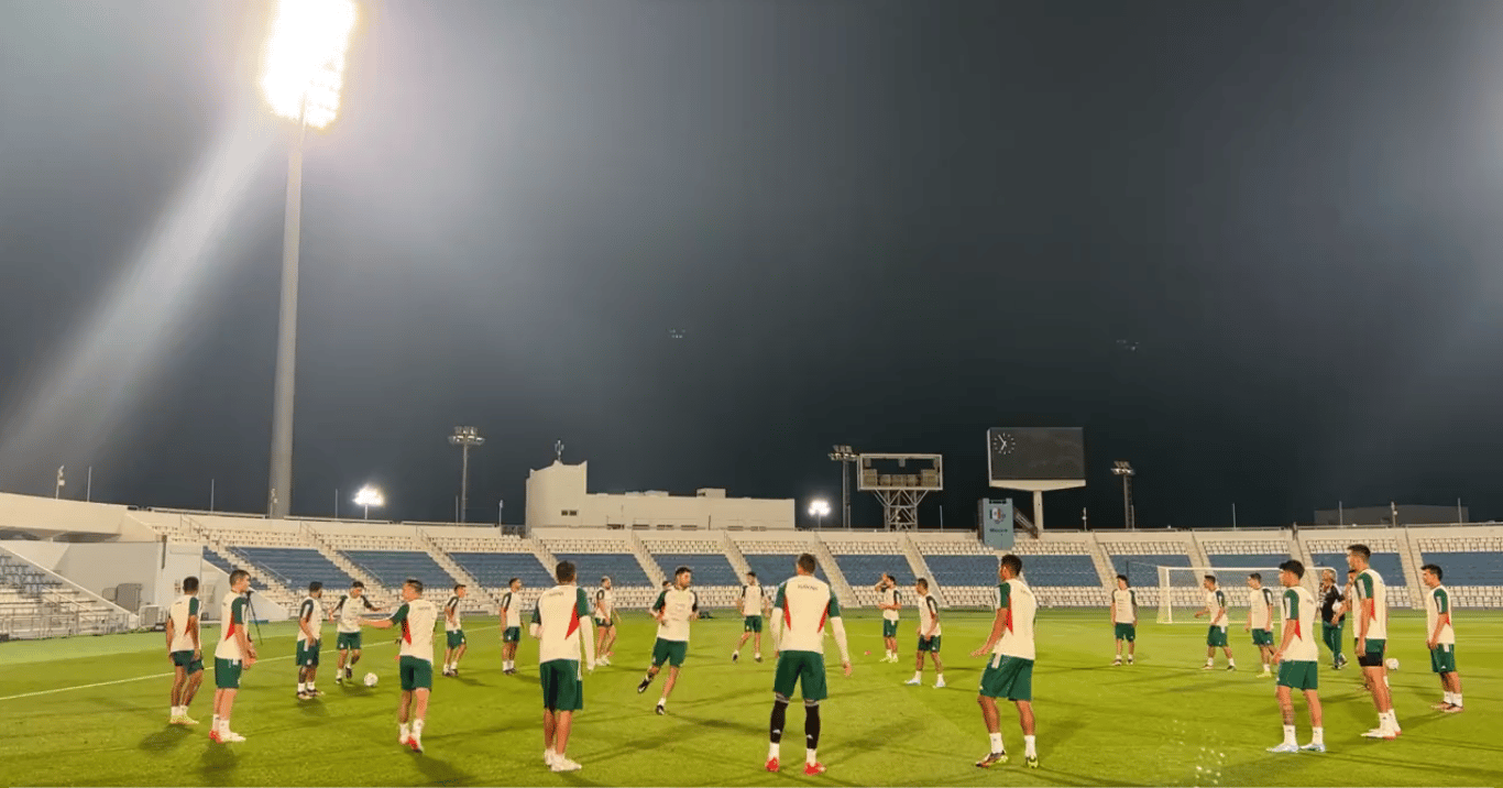 Selección mexicana entrenando para México vs Argentina