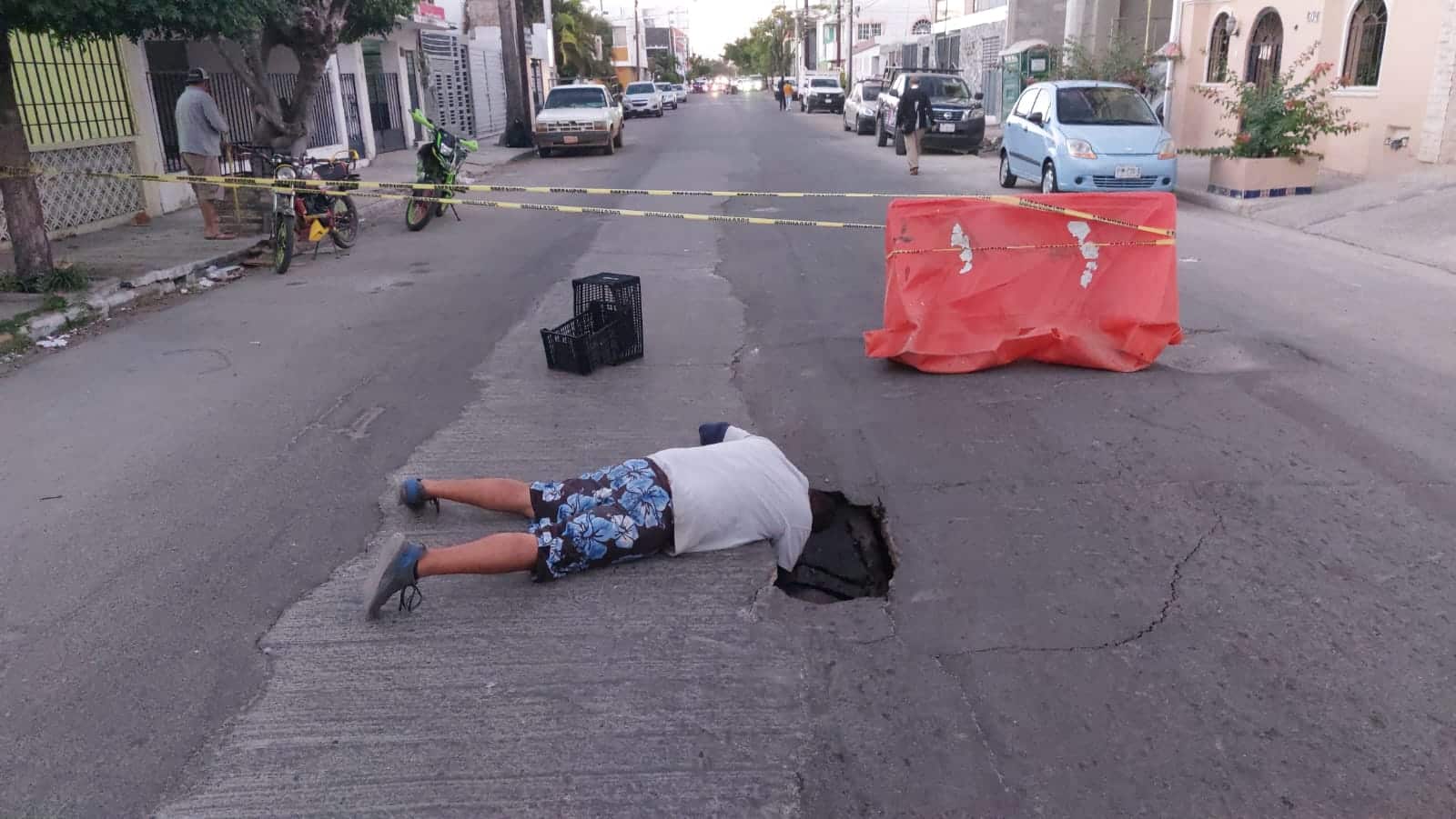 Surge socavón en Mazatlán