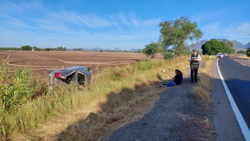 Tras velar a sus difuntos, hermanos intentan quitarse la vida en carretera de El Fuerte a