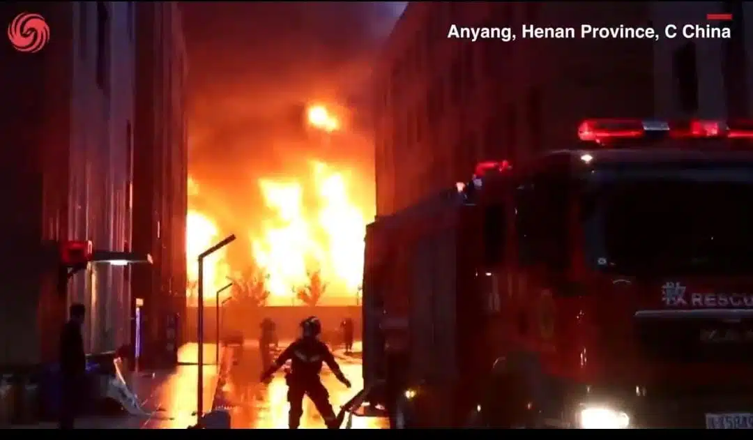 Voraz incendio cobra la vida de 36 obreros en la provincia de Henan, China