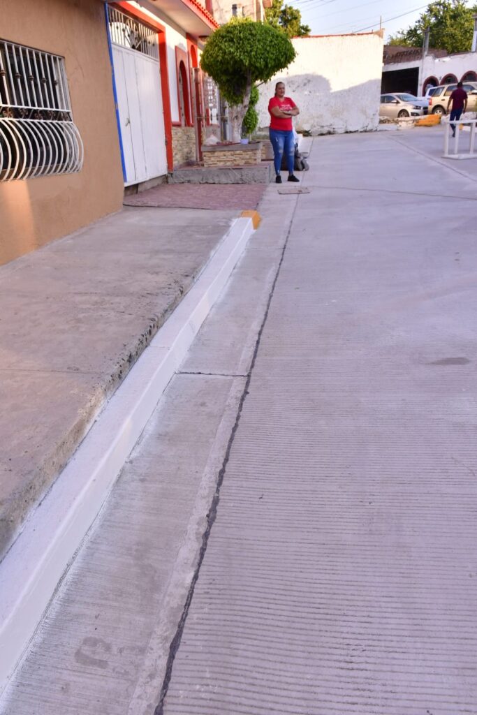 Atienden a colonos de la Juárez, fundada hace 70 años, reciben obras de pavimentación