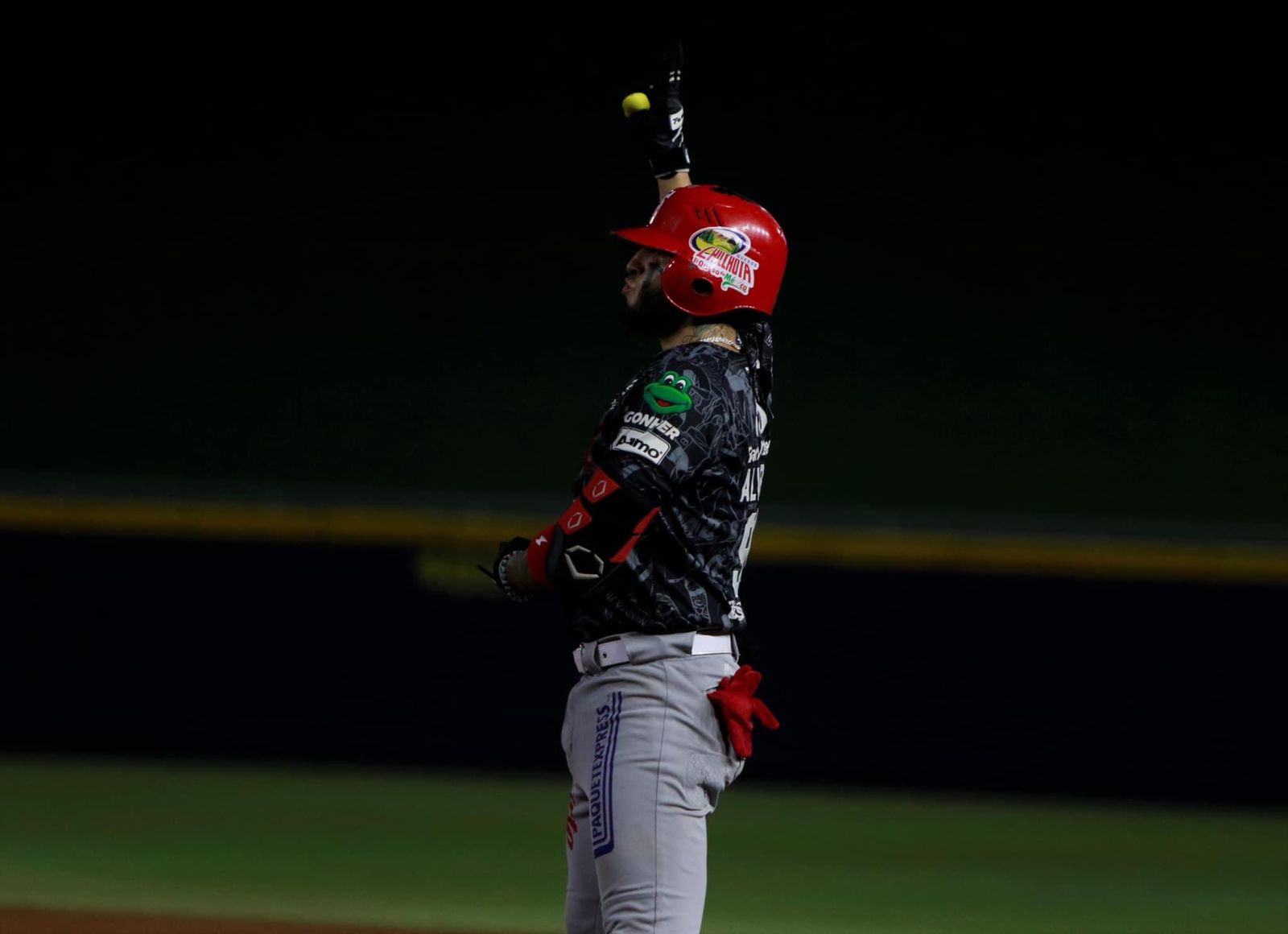 ¡Todo se definió en extra innings! Sufrida victoria en el Palacio Sultán