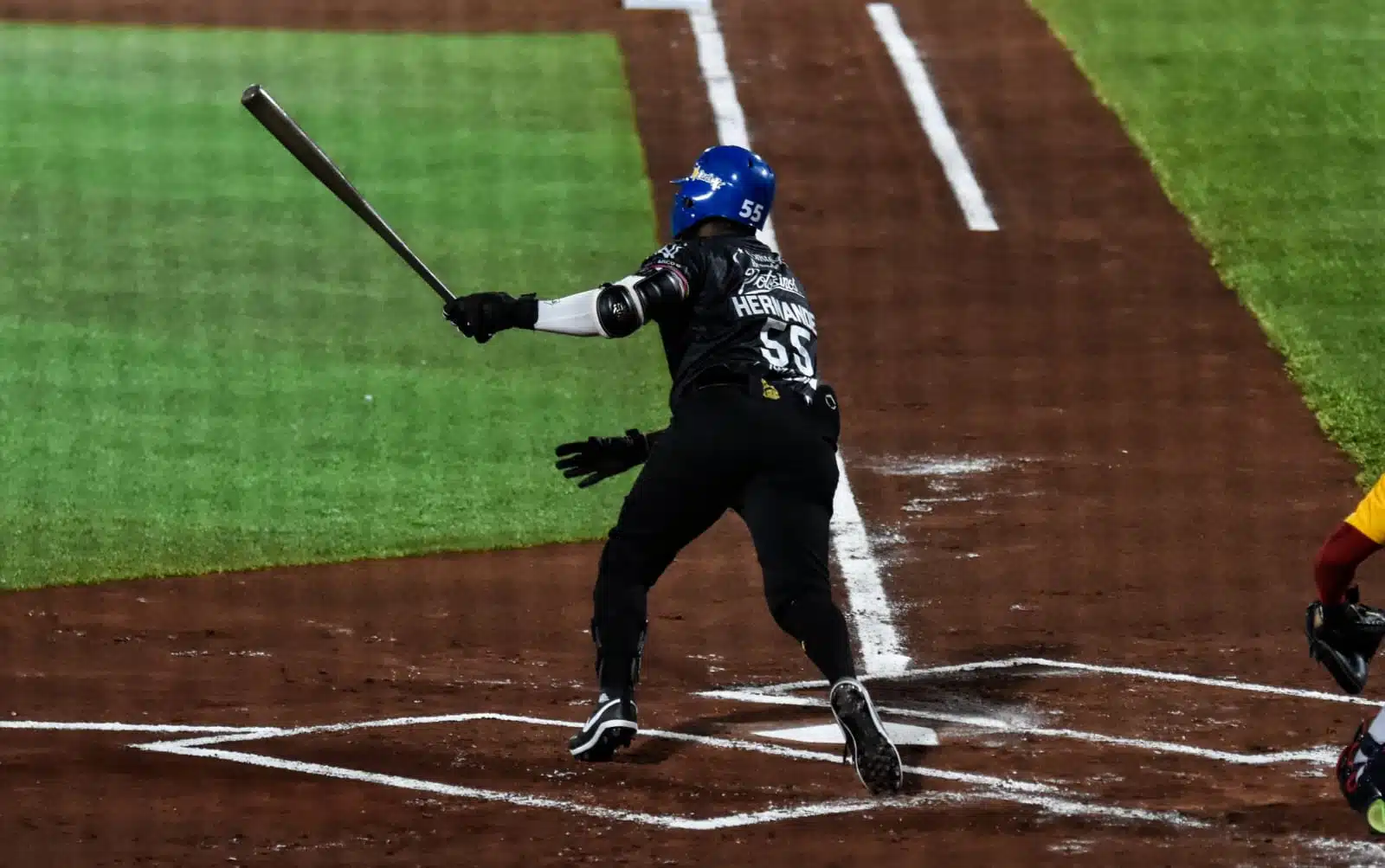 ¡Duelazo de pitcheo! En extrainnings, Yaquis pega primero en el clásico de tribus