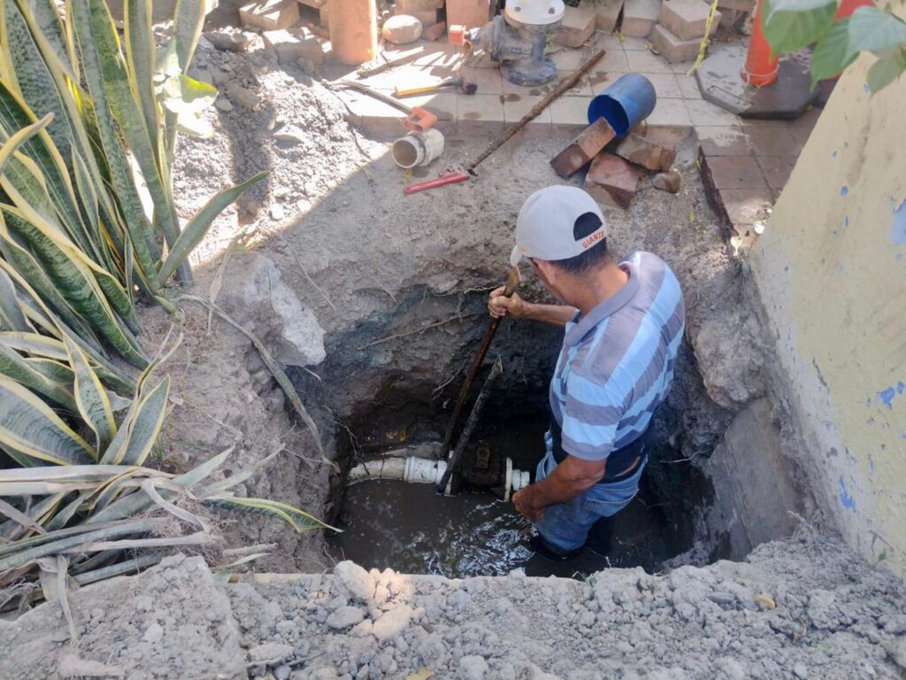 Restablece Jumapam suministro de agua en la sindicatura de El Roble, en Mazatlán