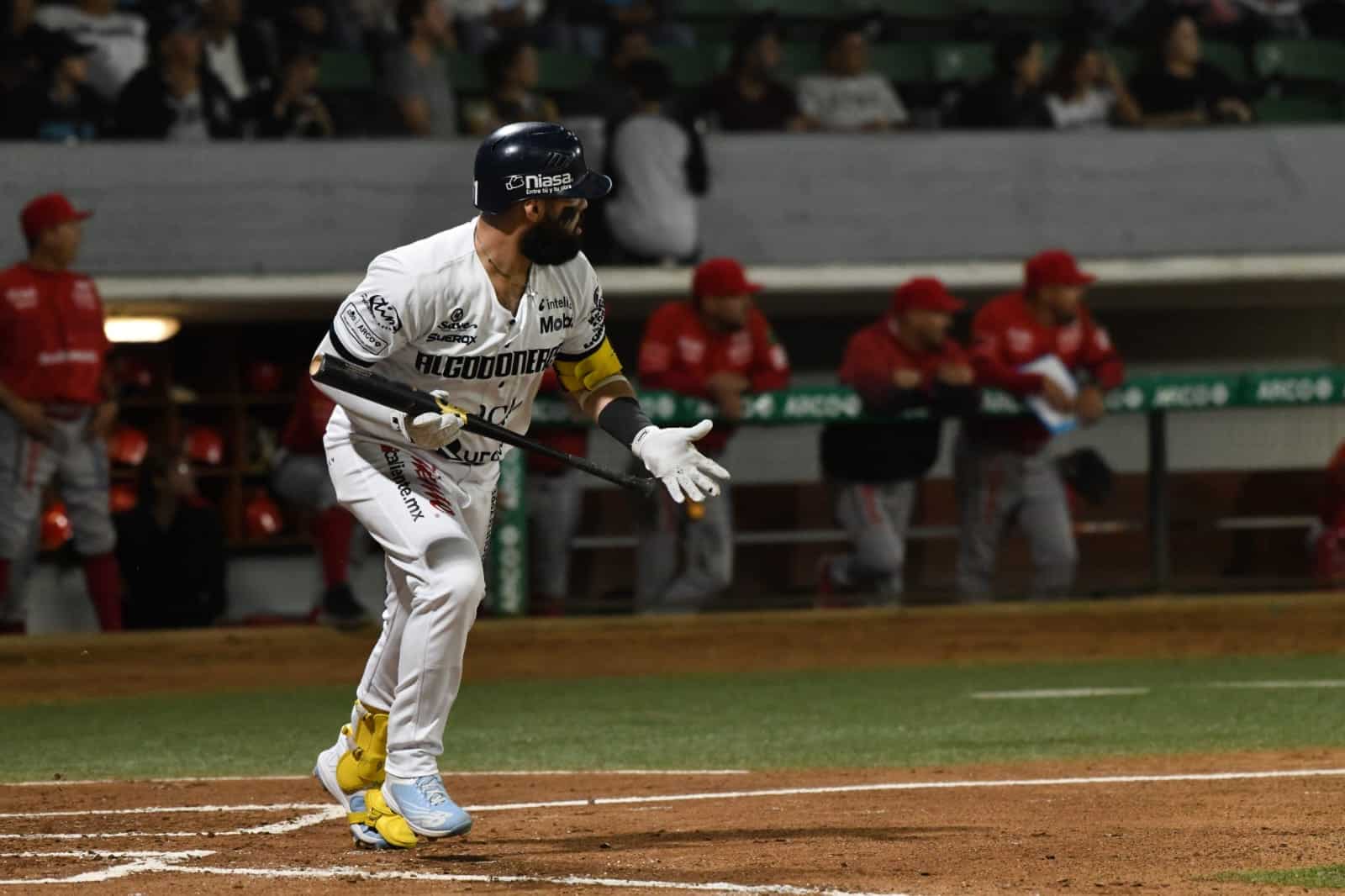 ¡Acechan el liderato! De la mano de Orlando Piña, Algodoneros le pega primero a Venados