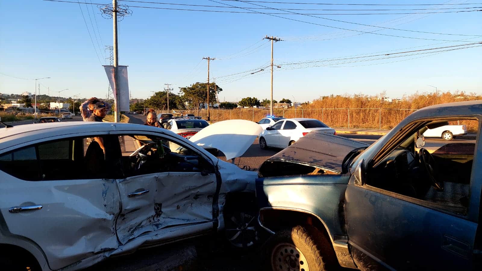 Choque en Culiacán deja a mamá e hija lesionadas